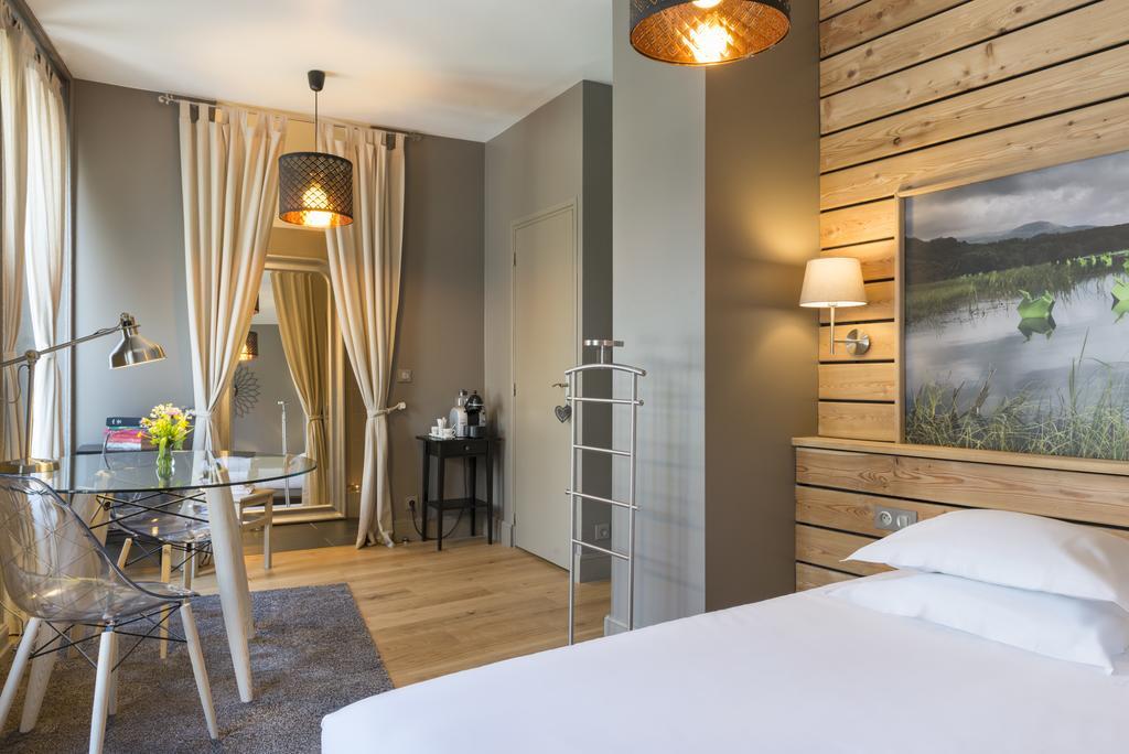 Hotel De Russie 르몽도레 외부 사진