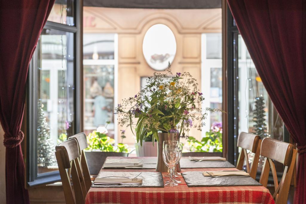 Hotel De Russie 르몽도레 외부 사진