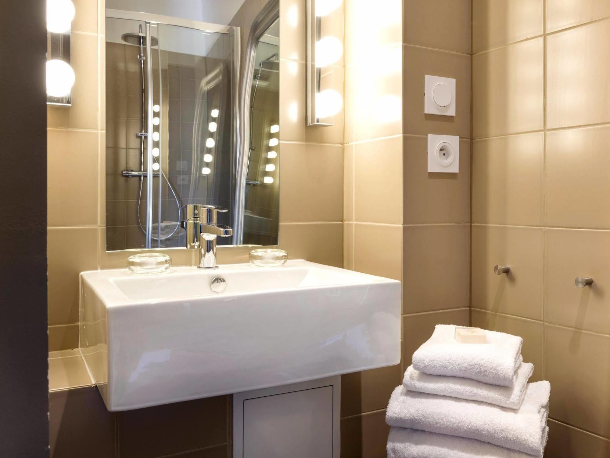 Hotel De Russie 르몽도레 외부 사진